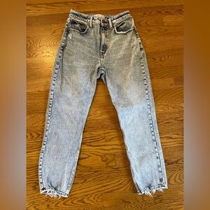 Abercrombie & Fitch Curve Love High Rise Mom Jean, size 2